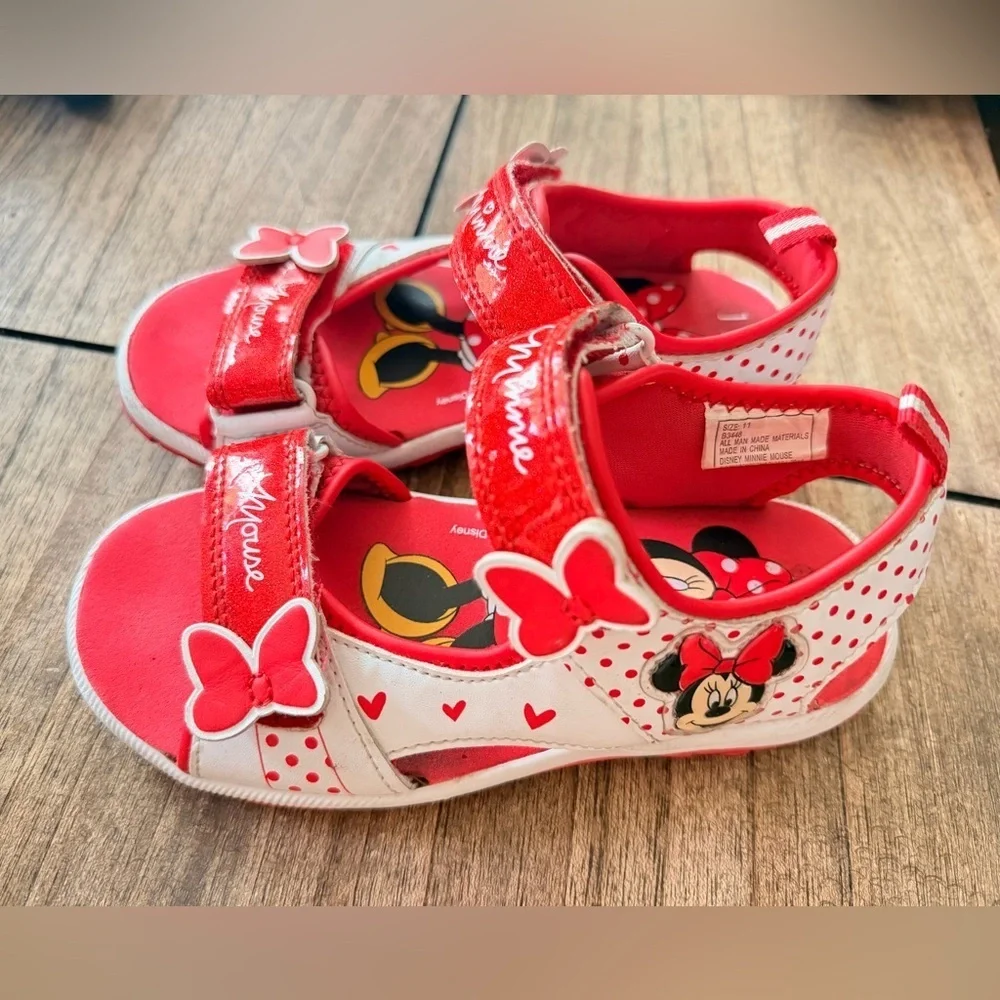 Disney Minnie Mouse children's red and white polka dot closed-toe sports sandals